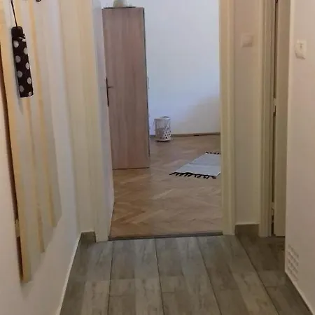 Jg Apartman *